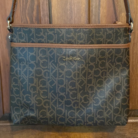 CALVIN KLEIN CROSSBODY PURSE - Picture 3 of 13